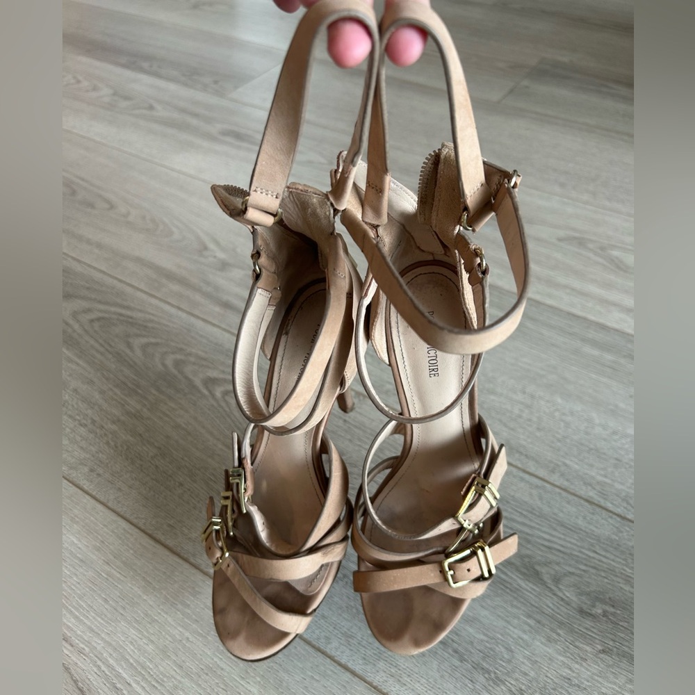 Pour La Victoire strappy sandals heels